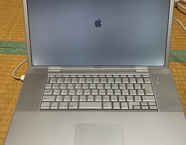 MacBookPro Early 2006 17inch(A1151)をメンテナンス